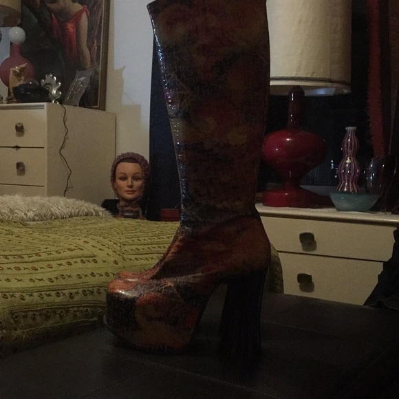 Fabulous ‘70’s platforms - Picture 3 of 7